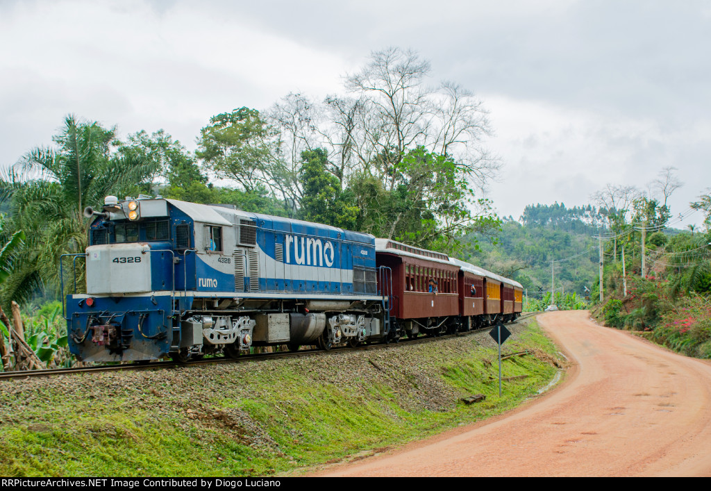 Linha São Francisco do Sul - km98 